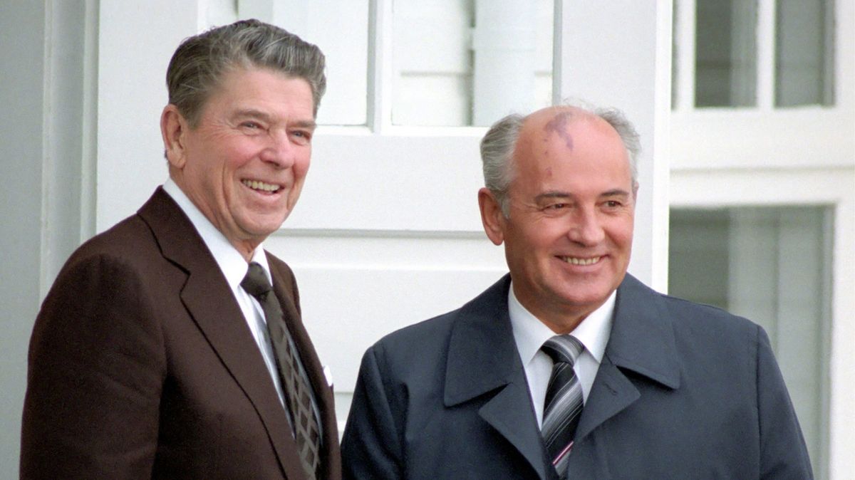 Dohoda Gorbačova s Reaganem definitivně padá. Rusko vyrábí zakázané rakety